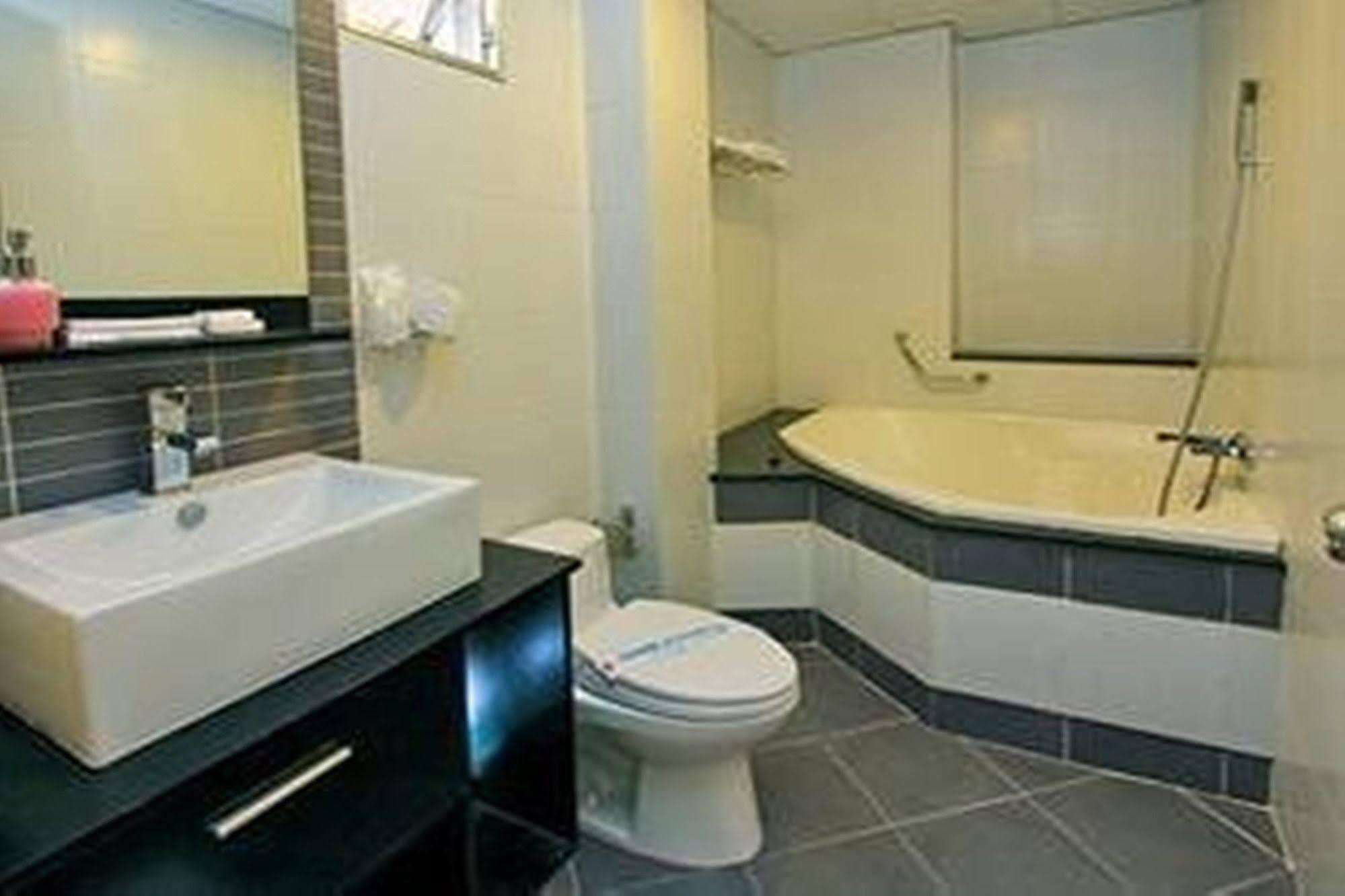 A&Em - The Petit Hotel Hô Chi Minh-Ville Extérieur photo